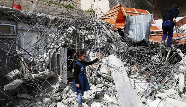 سلوان... جرافات الاحتلال تشرد أطفال عائلة مقدسية
