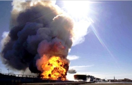 الكويت... السيطرة على حريق بحقل برقان النفطي