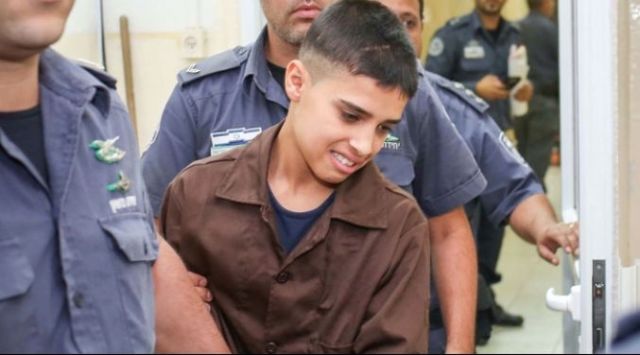 سلطات الاحتلال تواصل اعتقال 300 طفل فلسطيني