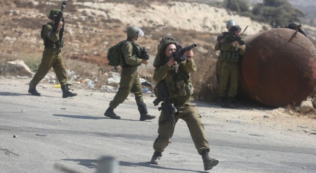 القدس.. اقتحامات ومواجهات واستدعاء طفل