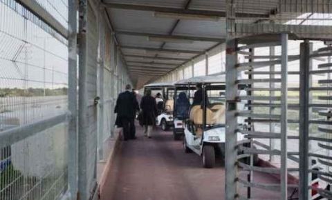 الاحتلال يعتقل طالباً عند معبر بيت حانون