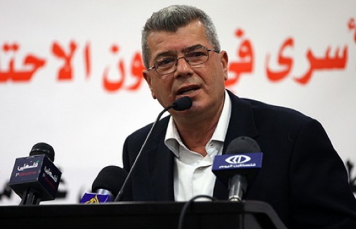 قراقع يطالب الصليب الأحمر بالتخفيف من قلق عائلات الأسرى