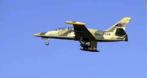 الطائرات الليبية تقصف مواقع المسلحين قرب إجدابيا