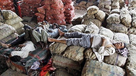 ارتفاع حصيلة ضحايا الحر في الهند الى 2338 شخصا