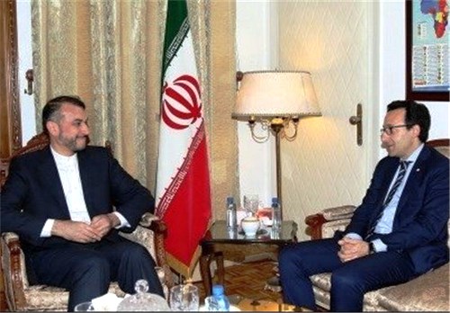 عبد اللهيان يدعو الى ةقف العدوان وضرورة ايصال المساعدات لليمن