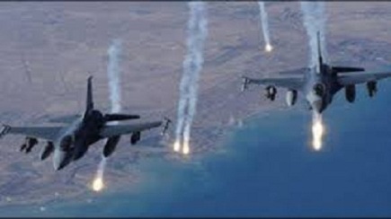 الطائرات العراقية تستهدف مقار المجموعات المسلحة في الأنبار