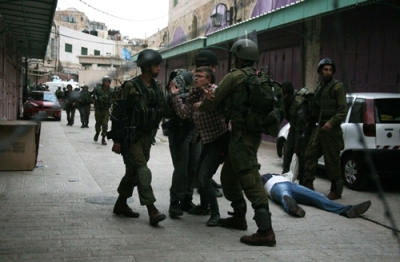 محدث: قوات الاحتلال تعتقل 15 فلسطينيا في الخليل أمس