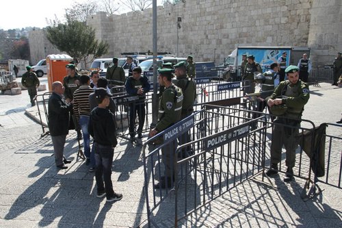 توتر وإجراءات عسكرية مشددة في القدس