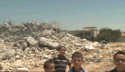 القدس.. الاحتلال يقتحم تجمع أبو النور ويسلم إخطارات بهدم مساكن