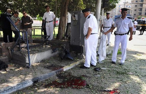 إصابة 13 شخصاً بانفجار في القاهرة
