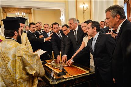 10 وزراء جدد يؤدون اليمين الدستورية في أثينا