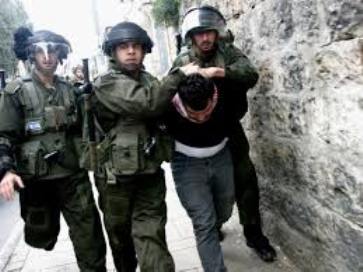 سلطات الاحتلال تعتقل 10 مواطنين في القدس