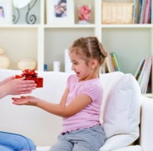 ما هي المكافأة المناسبة لطفلك؟