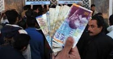 غدا صرف رواتب موظفي غزة فئة 2500 شيكل