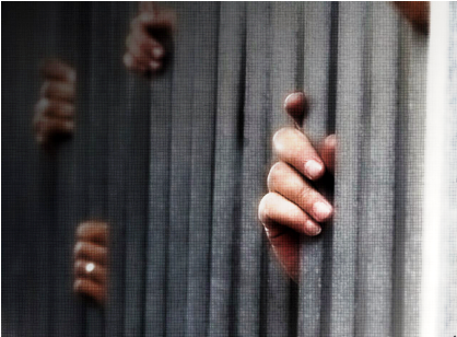 نادي الأسير: محاكم الاحتلال تمدد اعتقال 74 أسيراً