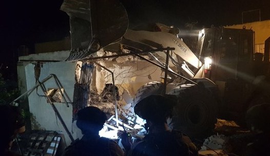 إصابات والاحتلال يهدم منزل الأسير أبو الرب في قباطيه