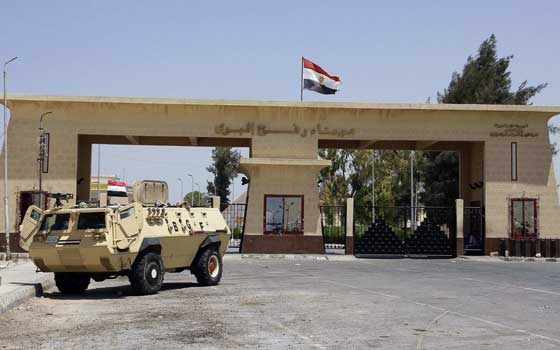 السفير المصري في فلسطين يؤكد على مواصلة العمل لإعادة فتح معبر رفح