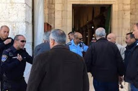 القدس.. الاحتلال يعتقل رئيس لجنة الإعمار في المسجد الاقصى