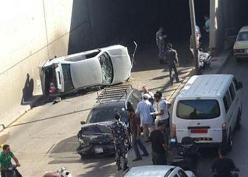 حادث سير مروع على جسر شاتيلا في بيروت