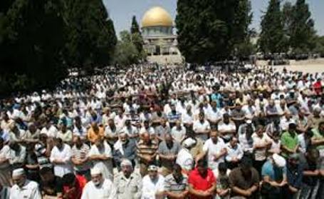 300 مواطن من قطاع غزة الى القدس