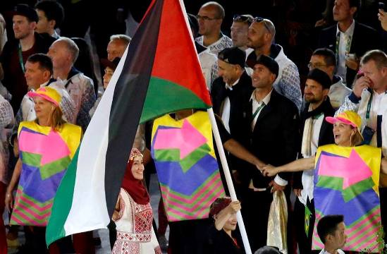 بالصور.. فلسطين حاضرة في 
