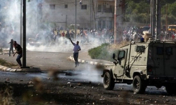 مواجهات بين الشبان وقوات الاحتلال شرق نابلس