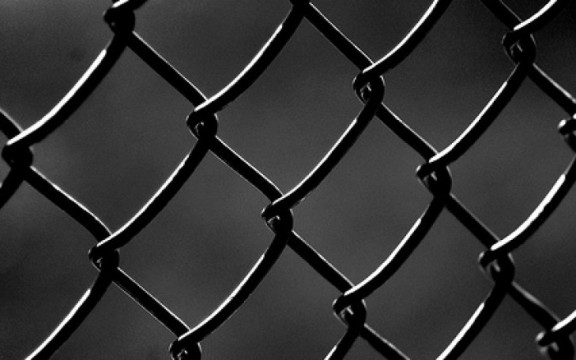 هيئة الأسرى تنعى والدة الأسير المريض مراد سعد