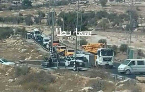قوات الاحتلال تطلق النار على مركبة فلسطينية في يطا