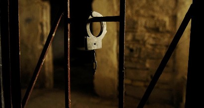 7 أسرى يدخلون أعواما جديدة في معتقلات الاحتلال