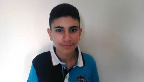 طالب فلسطيني ينال المرتبة الثالثة في امتحانات الشهادة المتوسطة بلبنان