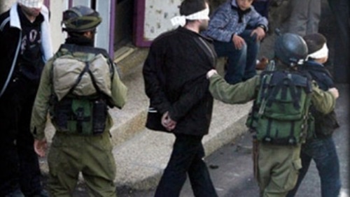 قوات الاحتلال تعتقل 3 شبان من العيسوية وسط القدس