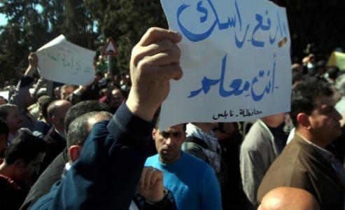 حراك المعلمين يوافق على مبادرة لإنهاء الأزمة ويرفض 