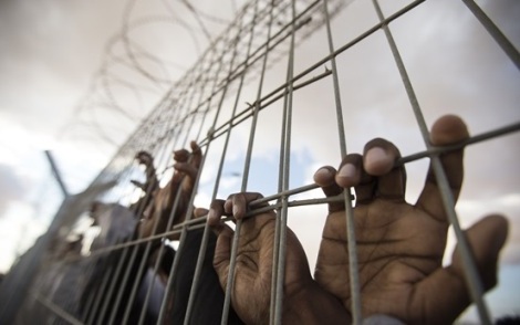نادي الأسير: محاكم الاحتلال تمدد اعتقال 37 أسيراً