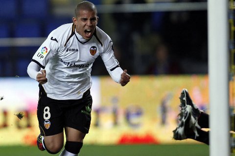 احتدام المنافسة على جائزة أفضل لاعب عربي