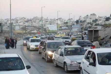 قريباً.. حل لمشكلة شارع قلنديا