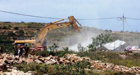 القدس.. الاحتلال يجرف أراض في العيسوية