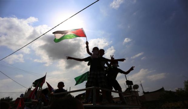 إيران تقر مساعدات لعوائل الشهداء لدعم الفلسطينيين في وجه الإحتلال