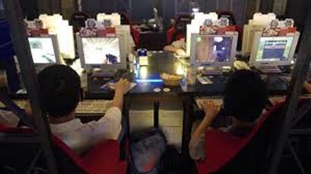 مات بعد أن لعب على الإنترنت 3 أيام متواصلة