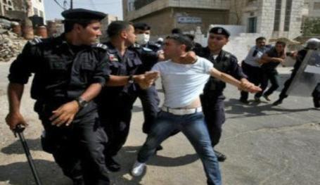 أجهزة السلطة تعتقل 6 وتستدعي 2 أحدهما معتقل