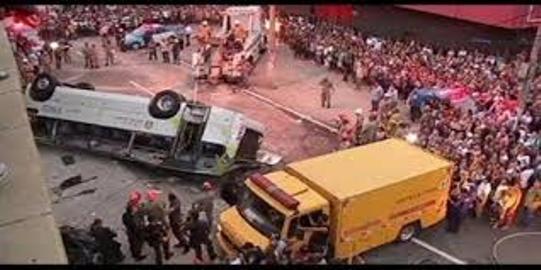 مصرع 51 سائحا في انقلاب حافلة بولاية سانتا كاترينا جنوبي البرازيل 