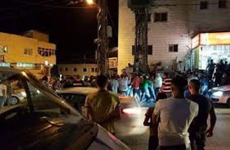 اصابة أحد أعضاء اقليم فتح في يطا برصاص مجهولين