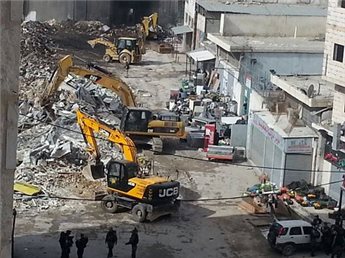 الاحتلال يهدم مبنى 