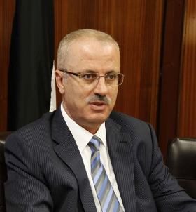 الحمد الله: نسعى لتطوير التعليم بمخيمات اللاجئين الفلسطينيين