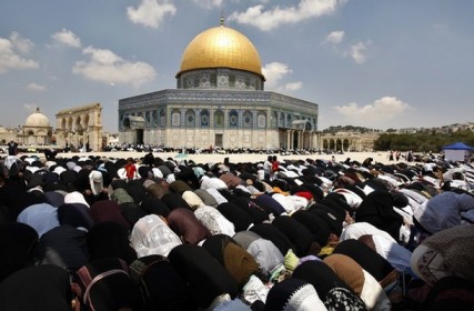 رفع الحظر عن زيارة المسجد الأقصى تحت الإحتلال