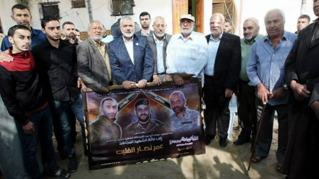 هنية وقيادات من حماس يزورون بيوت عزاء الشهداء الـ5 من سرايا القدس