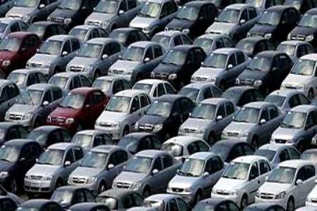 مالية غزة تعيد فرض ضريبة على السيارات المستوردة 