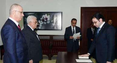 عباس يجري تعديلا وزاريا على الحكومة الفلسطينية