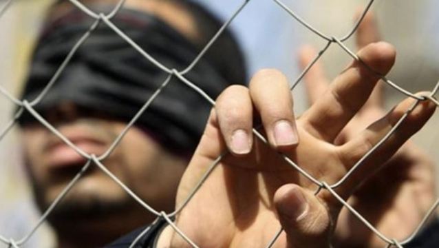 5 أسرى يدخلون أعواماً جديدة في معتقلات الاحتلال