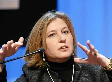 ليفني بدأت مشاورات 