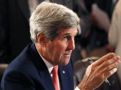 كيري يحذر من 